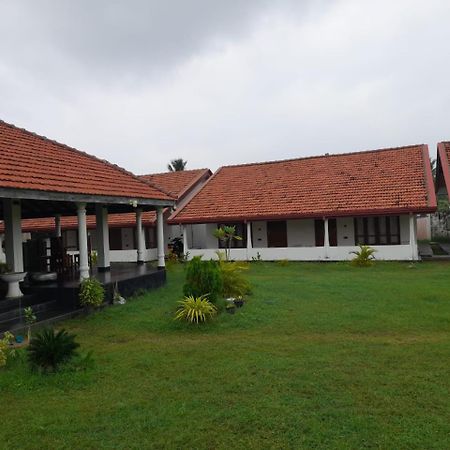 Blu Marine Nilaveli Hotel Trincomalee Kültér fotó