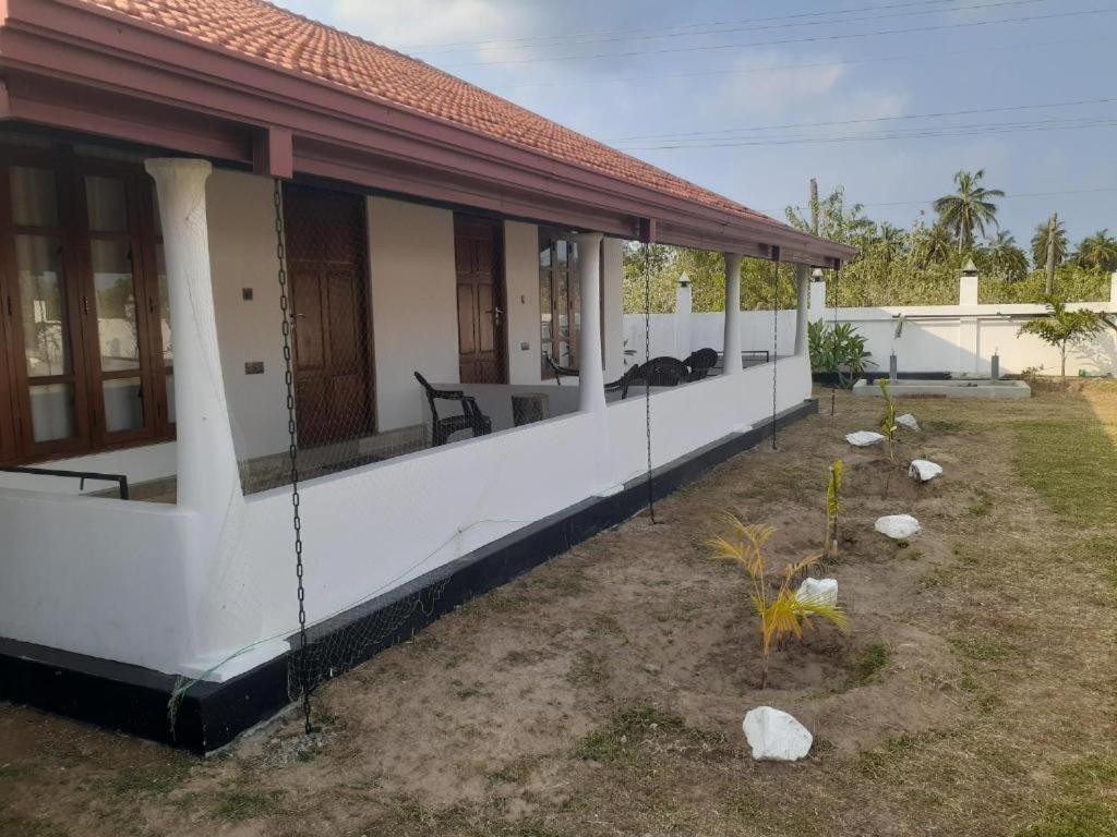 Blu Marine Nilaveli Hotel Trincomalee Kültér fotó